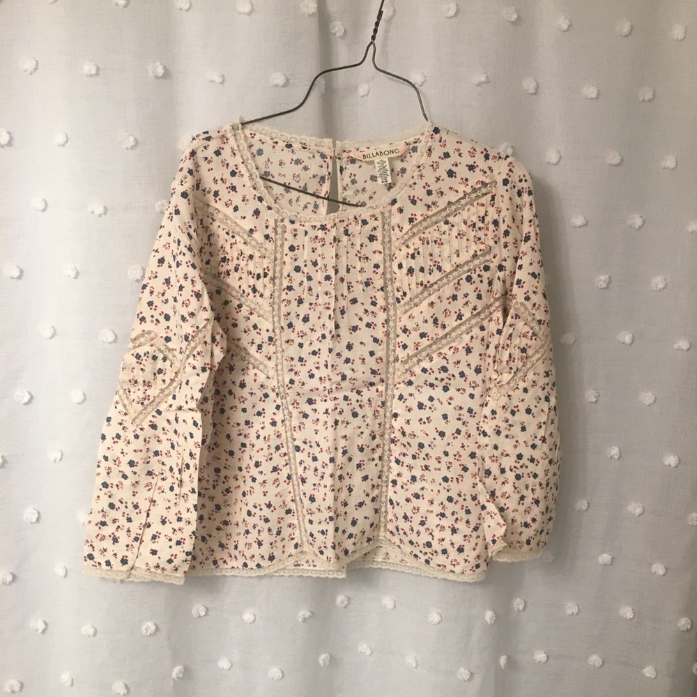 Flower shirt.